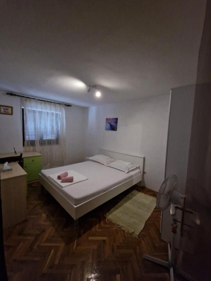 Guest house Eros *
